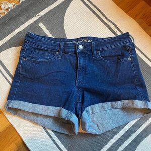 Universal Thread Shorts